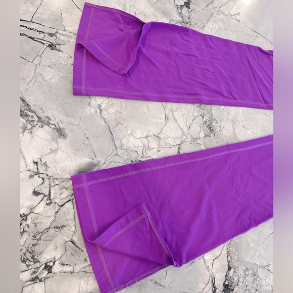 EUC Lululemon Groove high rise split hem leggings - NULU - size 2 - Picture 2 of 9